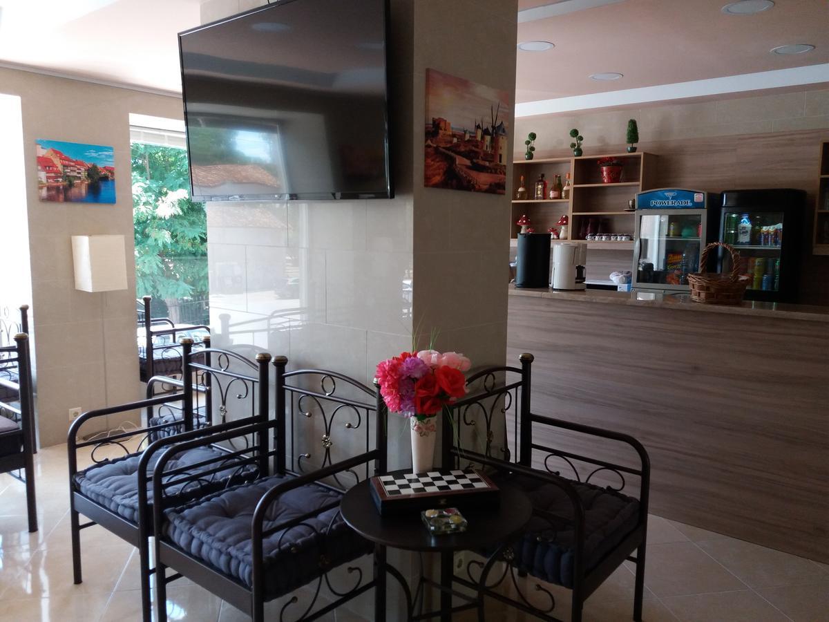 Nikolakakis Rooms Lavrio Экстерьер фото