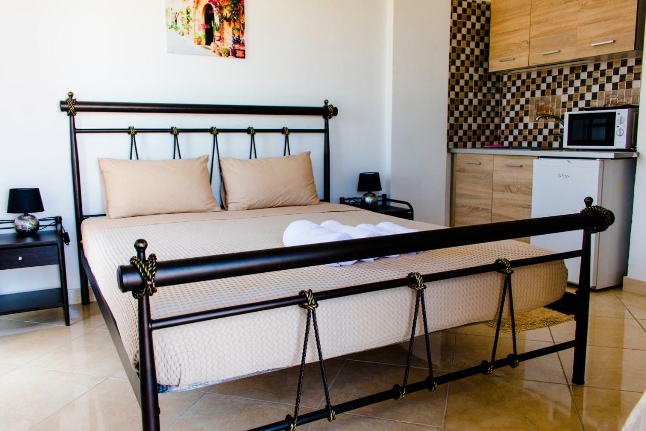 Nikolakakis Rooms Lavrio Экстерьер фото