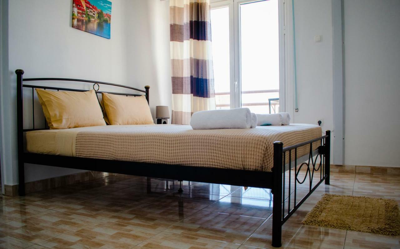 Nikolakakis Rooms Lavrio Экстерьер фото