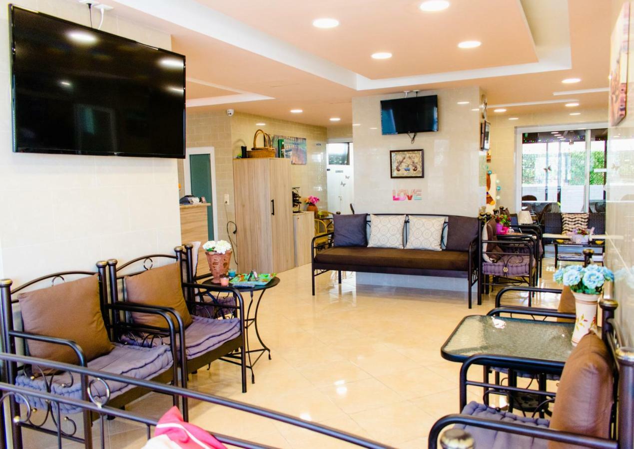 Nikolakakis Rooms Lavrio Экстерьер фото