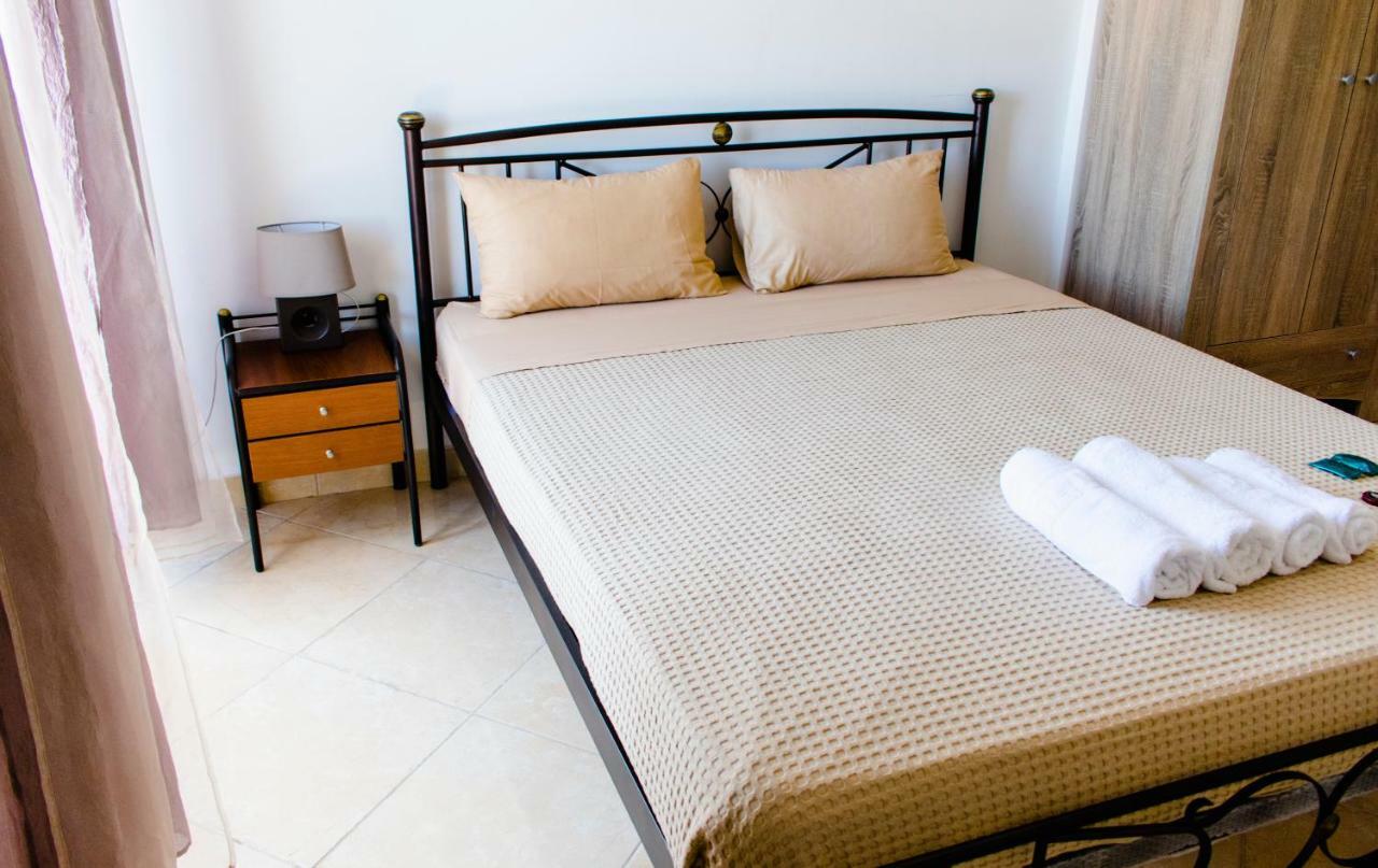 Nikolakakis Rooms Lavrio Экстерьер фото